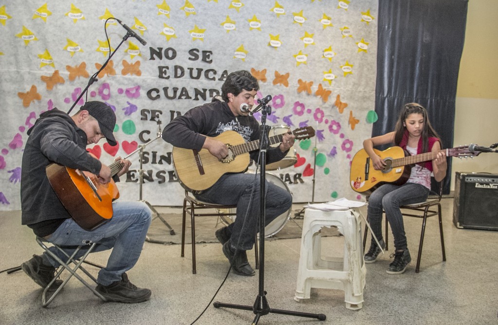FOLKLORE DIEGO SALAS (1)